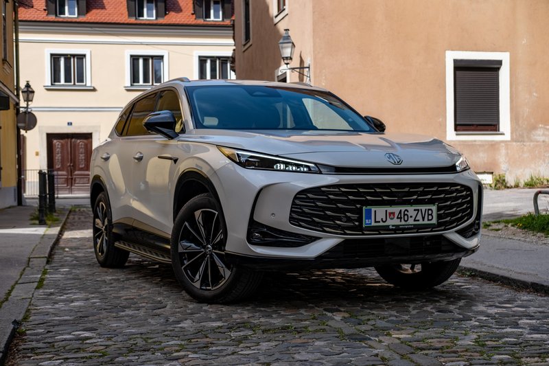 MG HS PHEV Luxury