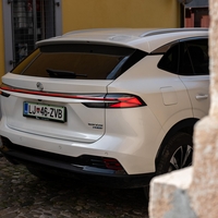 Test: MG HS PHEV Luxury - Saj res, tudi na bencin gre!