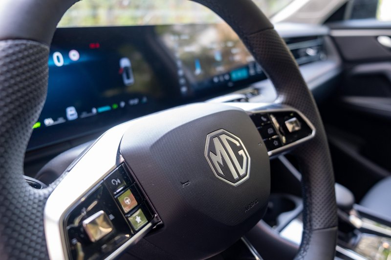 MG HS PHEV Luxury