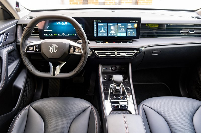 MG HS PHEV Luxury