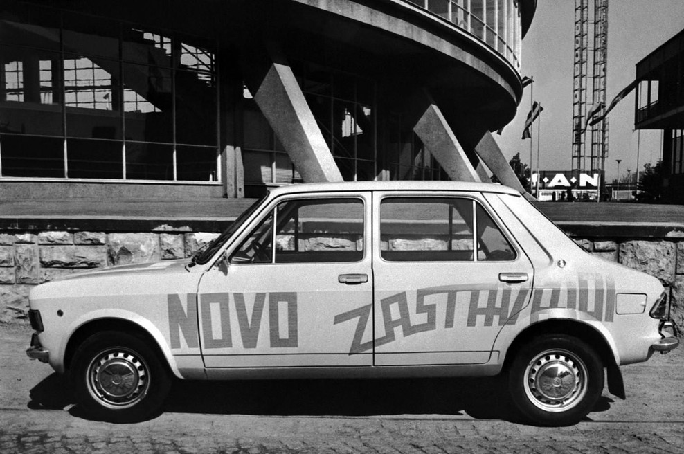 To je znesek, ki bi ga danes morali odšteti za legendarno "stoenko". Sliši se veliko, ampak ... (foto: Profimedia)