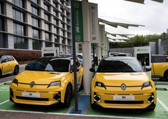 Ponovno rojena legenda osvaja množice in postaja pravi trojanski konj elektrifikacije