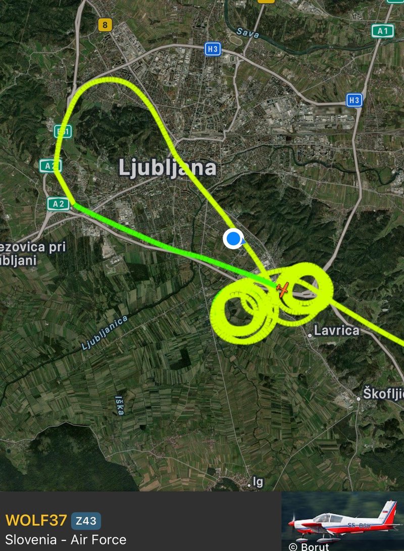 Neverjetno, kaj je letalo slovenske vojske "narisalo" na nebu nad Ljubljano in okolico. Sprašujemo se, ali je bilo to namerno ...
