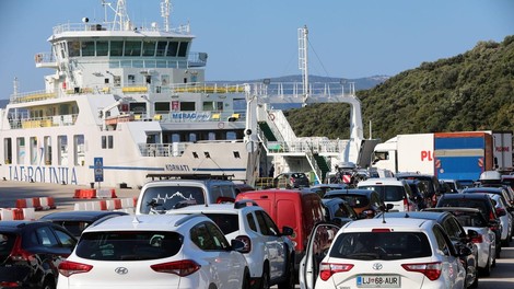 Velika sprememba na trajektni liniji med dvema priljubljenima otokoma - med turisti zna povzročiti kar nekaj vroče krvi