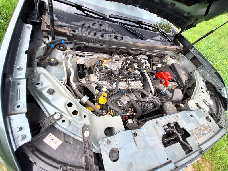 Test: Dacia Duster MHD 130 4x4 - Robatost in pustolovski duh - namesto cenenosti