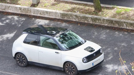 Japonska znamka spreminja načrte in se osredotoča na hibride - bo obrnila hrbet elektriki?