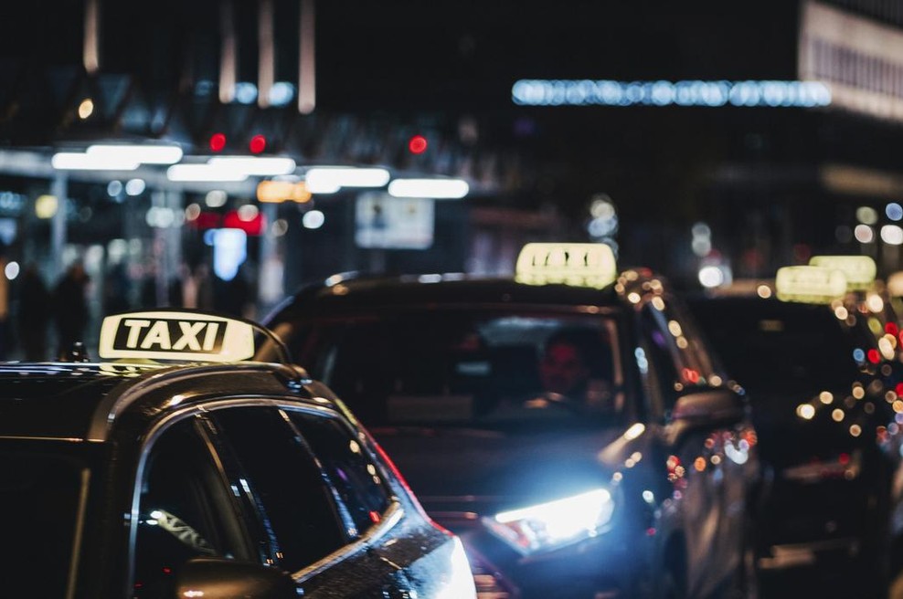 Nov zakon razburja taksiste - vozili bodo lahko le avtomobile domače izdelave (foto: Profimedia)