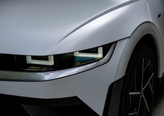 Test: Hyundai Ioniq 5 AWD - Kako Hyundaijeva tehnologija kljubuje času?