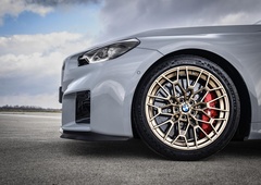 Kljub negotovemu trgu pri bavarskem gigantu preštevajo milijarde