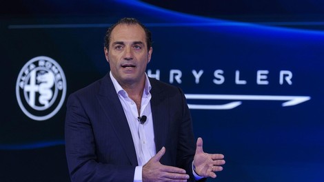 Spodletela elektrifikacija bo proizvajalce močno udarila po žepu. Toliko dodatnih stroškov si je nakopal Stellantis