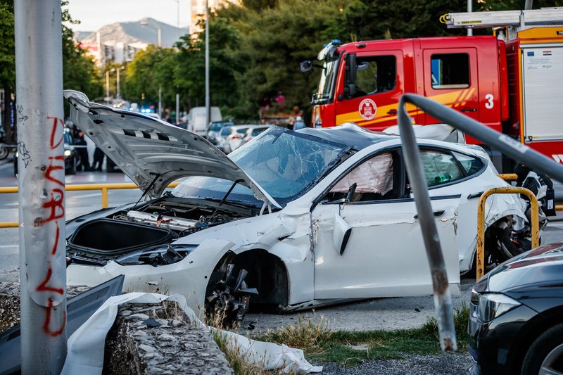 Split - smrtna nesreča - Tesla S Plaid