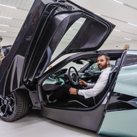 Čeprav ima v svoji garaži tudi Nevero, pa Mate Rimac najraje vozi nekaj povsem drugačnega – presenetilo vas bo, kdo je njegov ljubljenec!