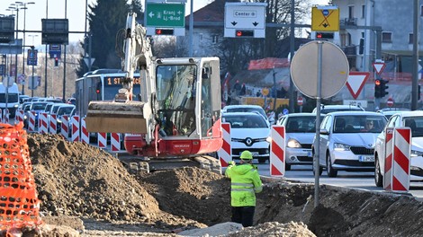 Na pomembnem ljubljanskem priključku z avtoceste bo od ponedeljka spremenjena prometna ureditev