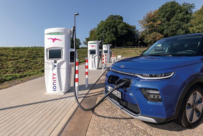 Nova študija elektromobilnosti: električni avtomobili niso čudežna rešitev