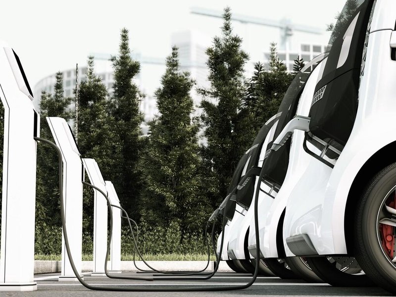 Nova študija elektromobilnosti: električni avtomobili niso čudežna rešitev