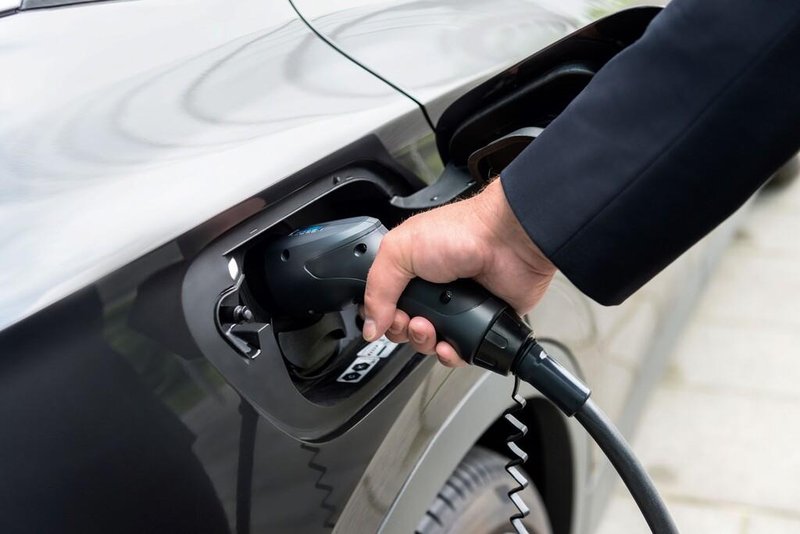 Nova študija elektromobilnosti: električni avtomobili niso čudežna rešitev