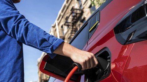 Nova študija elektromobilnosti: električni avtomobili niso čudežna rešitev