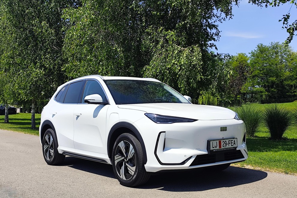 Novo v Sloveniji: Geely EX5 - Globalni električni pristop