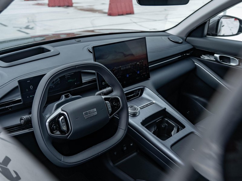 Novo v Sloveniji: Geely EX5 - Globalni električni pristop