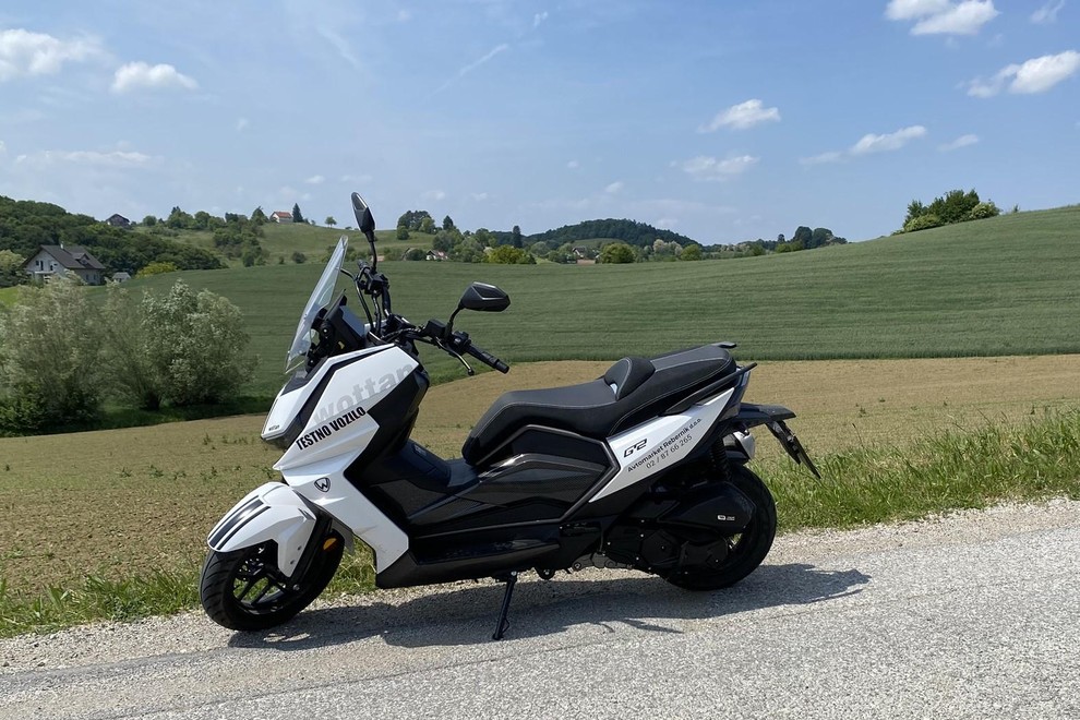 Najlepši mesec, nevihte, skuter in plohe. - Wottan GT2 125