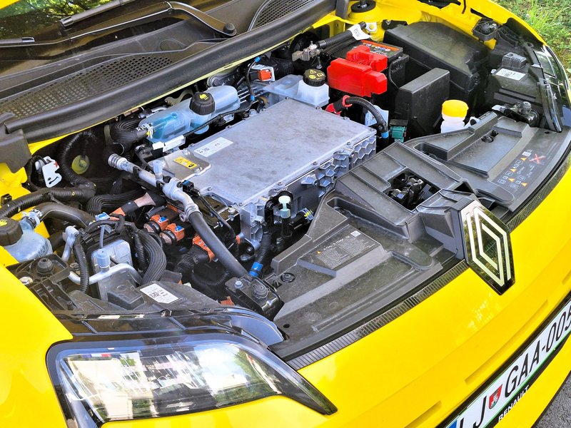 Test: Renault R5 E-Tech electric 110 kW - Z nasmehom v hišo slavnih