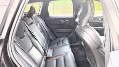 Test: Volvo XC60 B5 AWD Black Edition - V žlahtni črnini - za izbirčne