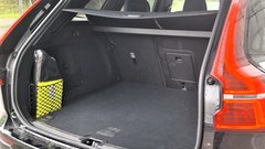 Test: Volvo XC60 B5 AWD Black Edition - V žlahtni črnini - za izbirčne