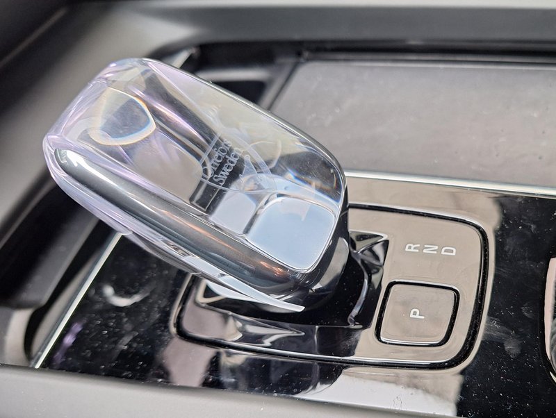 Test: Volvo XC60 B5 AWD Black Edition - V žlahtni črnini - za izbirčne
