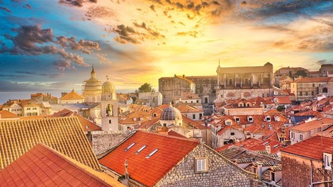 Tik pred dopusti priljubljena jadranska destinacija uvaja pomembne novosti - marsikomu to ne bo po godu