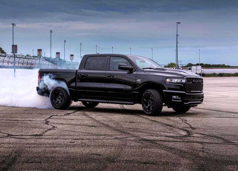 Vsi delajo napake, a nekateri jih priznajo in Ram 1500 V8 se vrača Evropo