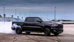 Vsi delajo napake, a nekateri jih priznajo in Ram 1500 V8 se vrača Evropo