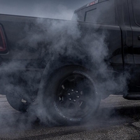 Vsi delajo napake, a nekateri jih priznajo in Ram 1500 V8 se vrača Evropo
