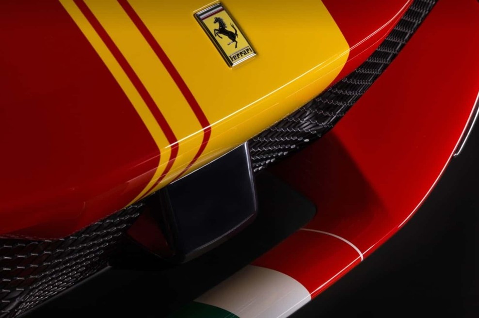 Prestižni proizvajalci popolnoma ustavili dobave na pomembno tržišče. Kljub temu obstajajo izjeme (foto: Ferrari)