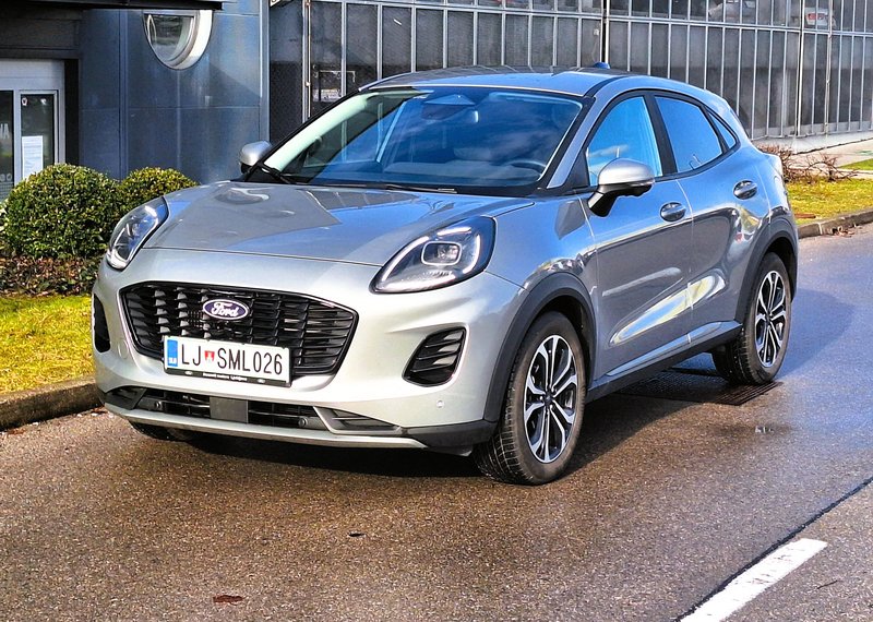 Test:  Ford Puma 1.0 Ecoboost Hybrid Titanium X – Ne grize, le brusi kremplje