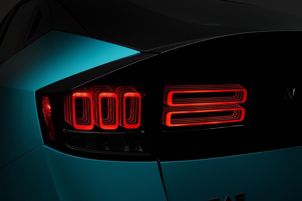 Nissanov novi električni adut je več mesecev capljal na mestu. Zdaj naj bi se stvari vendarle obrnile (foto: Nissan)