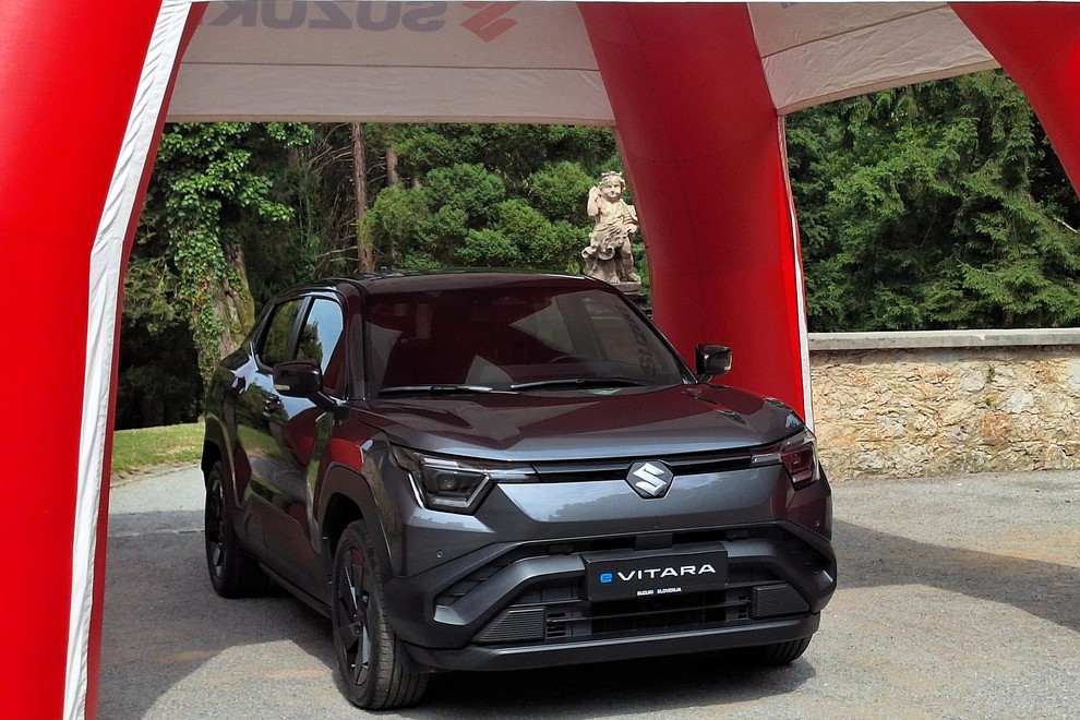 Električne Vitare še ne bo, so pa novi Suzukijevi avtomobili za judoiste