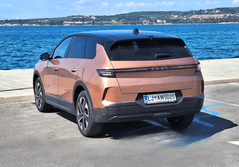 Test: Opel Grandland 1.2 Turbo Hibrid 48V GS – Vračanje k nemškim (avtomobilskim) vrednotam
