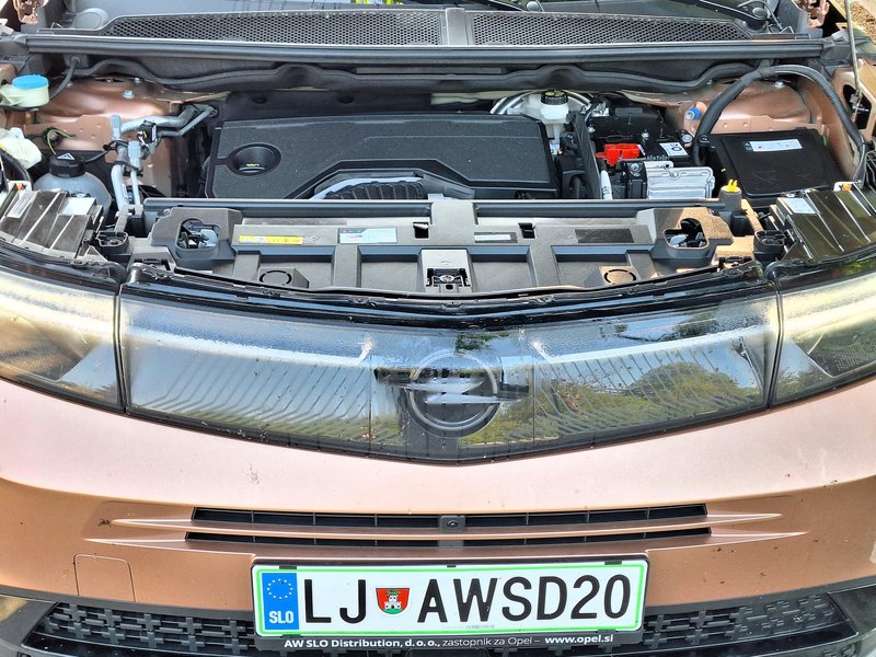 Test: Opel Grandland 1.2 Turbo Hibrid 48V GS – Vračanje k nemškim (avtomobilskim) vrednotam