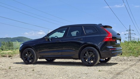 Test: Volvo XC60 T8 Twin engine Black Edition -  Dvojno srce precej kratke sape