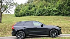 Test: Volvo XC60 T8 Twin engine Black Edition -  Dvojno srce precej kratke sape