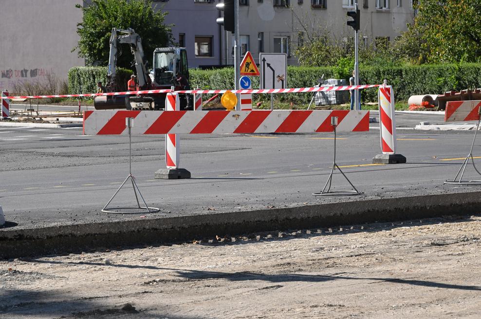 Od ponedeljka naprej se v tem delu Ljubljane obeta pravi prometni kaos, ki bo trajal do konca avgusta (foto: Žiga Živulović Jr./BoBo)