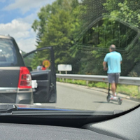 Človeška neumnost ne pozna meja - poglejte, kaj so si v zastoju privoščili nekateri vozniki