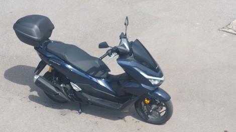 Še vedno v igri - Honda PCX 125 DX + ABS + TCS + TFT