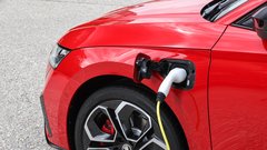 Škoda bo predstavila Octavio, kakršne še ni bilo - vse bo jasno septembra v Mūnchnu