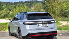Test:  Volkswagen ID.7 Tourer Pro 4All – Je že čas za predajo?