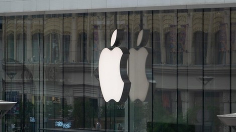 Boj med Xiaomijem in Applom se je preselil tudi v avtomobilsko industrijo, a je bil končan še preden se je sploh začel