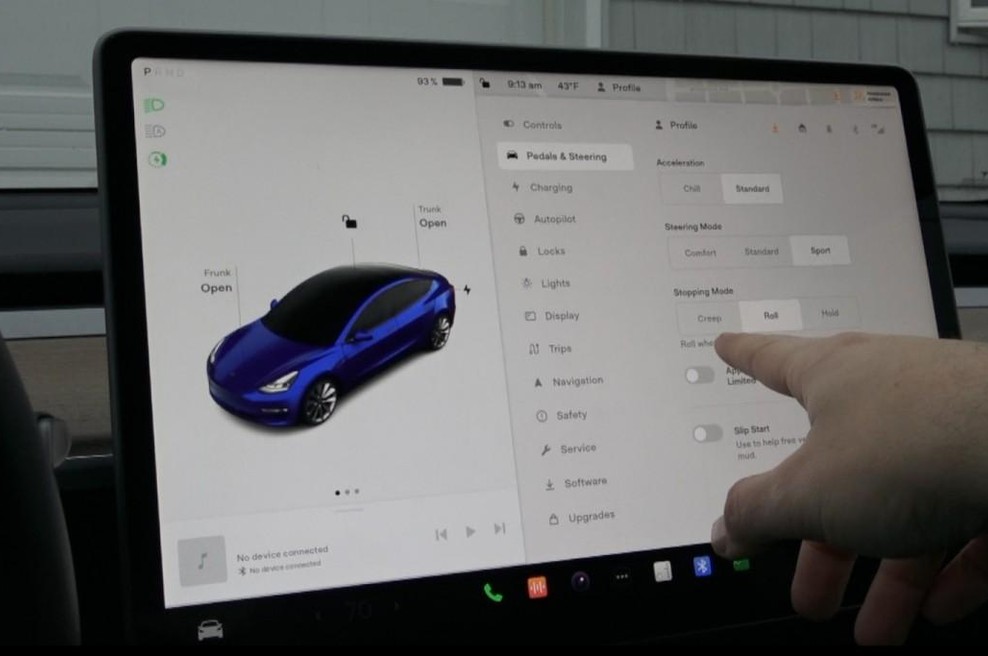 Kitajci so zaradi varnosti prepovedali razširjeno in priljubljeno funkcijo v električnih avtomobilih - bo Evropa sledila vzoru? (foto: Tesla)