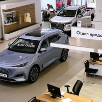 Ruski avtomobilski trg se spet razkraja, napovedujejo velik padec prodaje