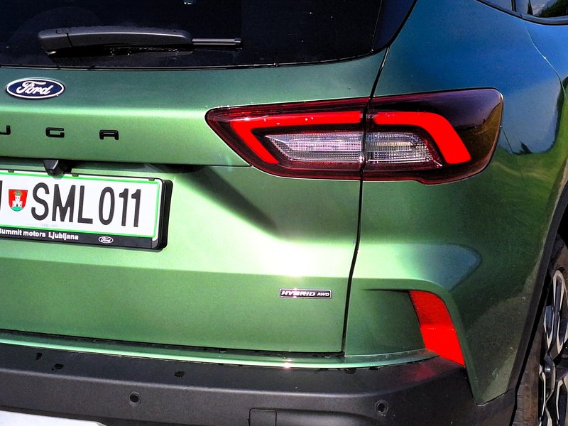 Test: Ford Kuga 2.5 Hybrid AWD Active X  – Poti in stranpoti druge mladosti