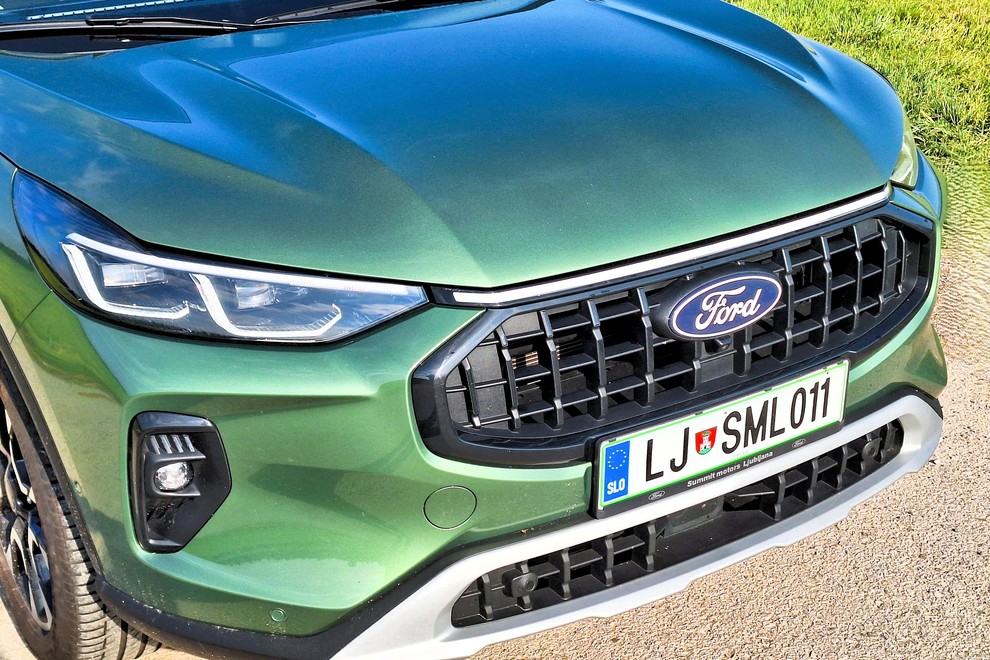 Test: Ford Kuga 2.5 Hybrid AWD Active X  – Poti in stranpoti druge mladosti